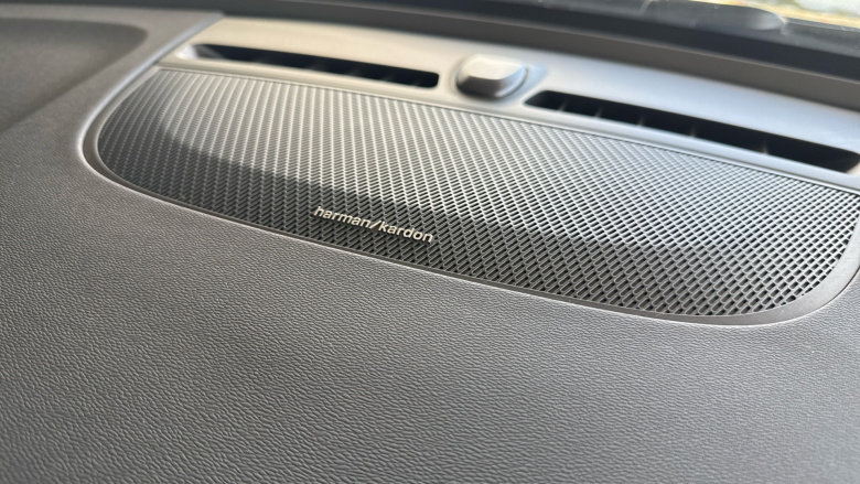 Volvo XC40 2.0 B4P Ultra Dark 5dr Auto Petrol Estate